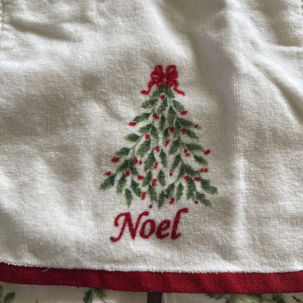 5‎ Lenox American by Design Holiday Nouveau Christmas Ribbon Bath Hand Towels